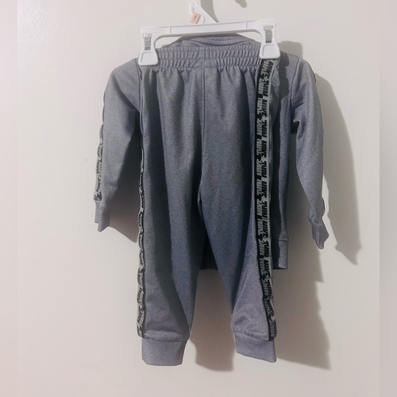 Nike Infant Boys Dark Grey Heather Tracksuit 2 piece Set, Size 18 Months. - Picture 10 of 11